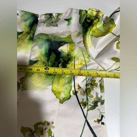 Midnight Velvet Green and Yellow Floral Midi Dress - Picture 11 of 12